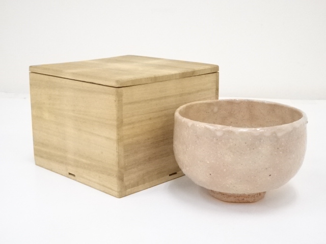 萩焼　岡野松桂造　茶碗（保護箱）